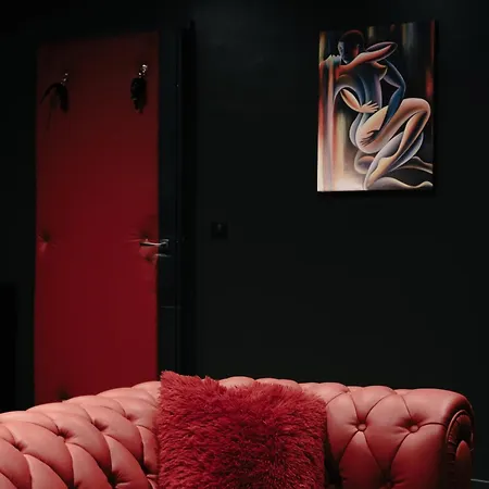 Loveroom#1 By Pimente Ton Couple Apartment