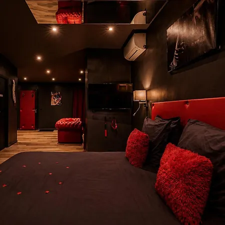 Loveroom#1 By Pimente Ton Couple